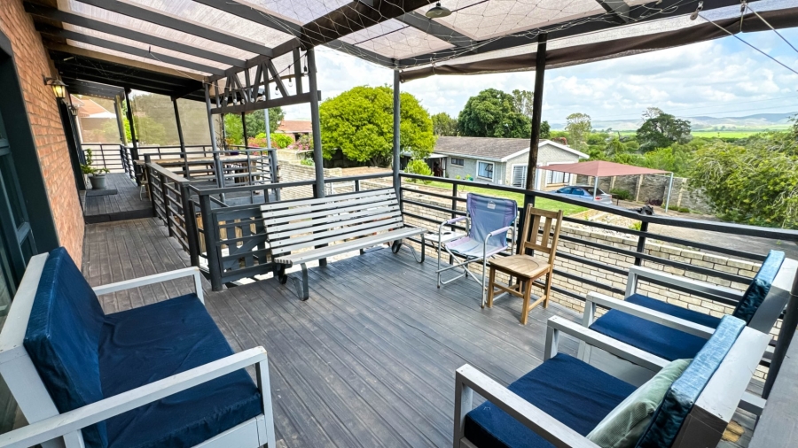 4 Bedroom Property for Sale in Fraaiuitsig Western Cape